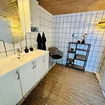 Center Modern 2-br Haven With A Stylish Twist Ålborg