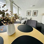 Center Modern 2-br Haven With A Stylish Twist Lägenhet Ålborg