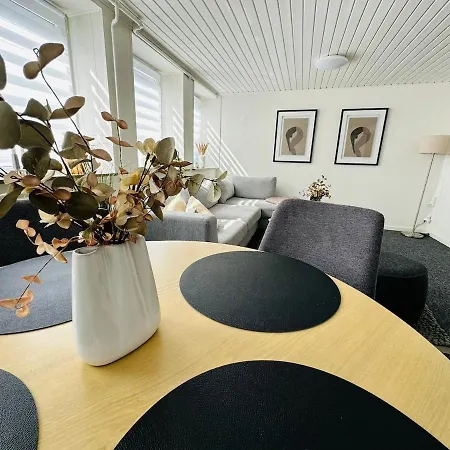 Center Modern 2-br Haven With A Stylish Twist דירה אולבורג
