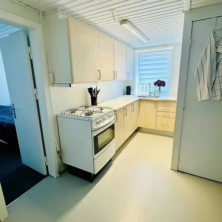 Center Modern 2-br Haven With A Stylish Twist