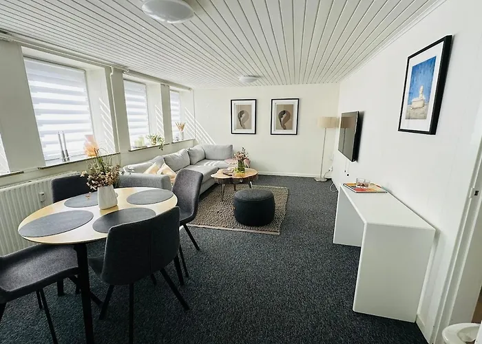 Center Modern 2-br Haven With A Stylish Twist