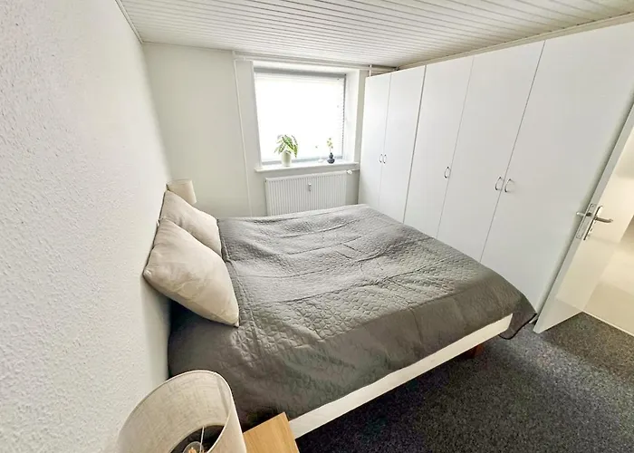 Center Modern 2-br Haven With A Stylish Twist *